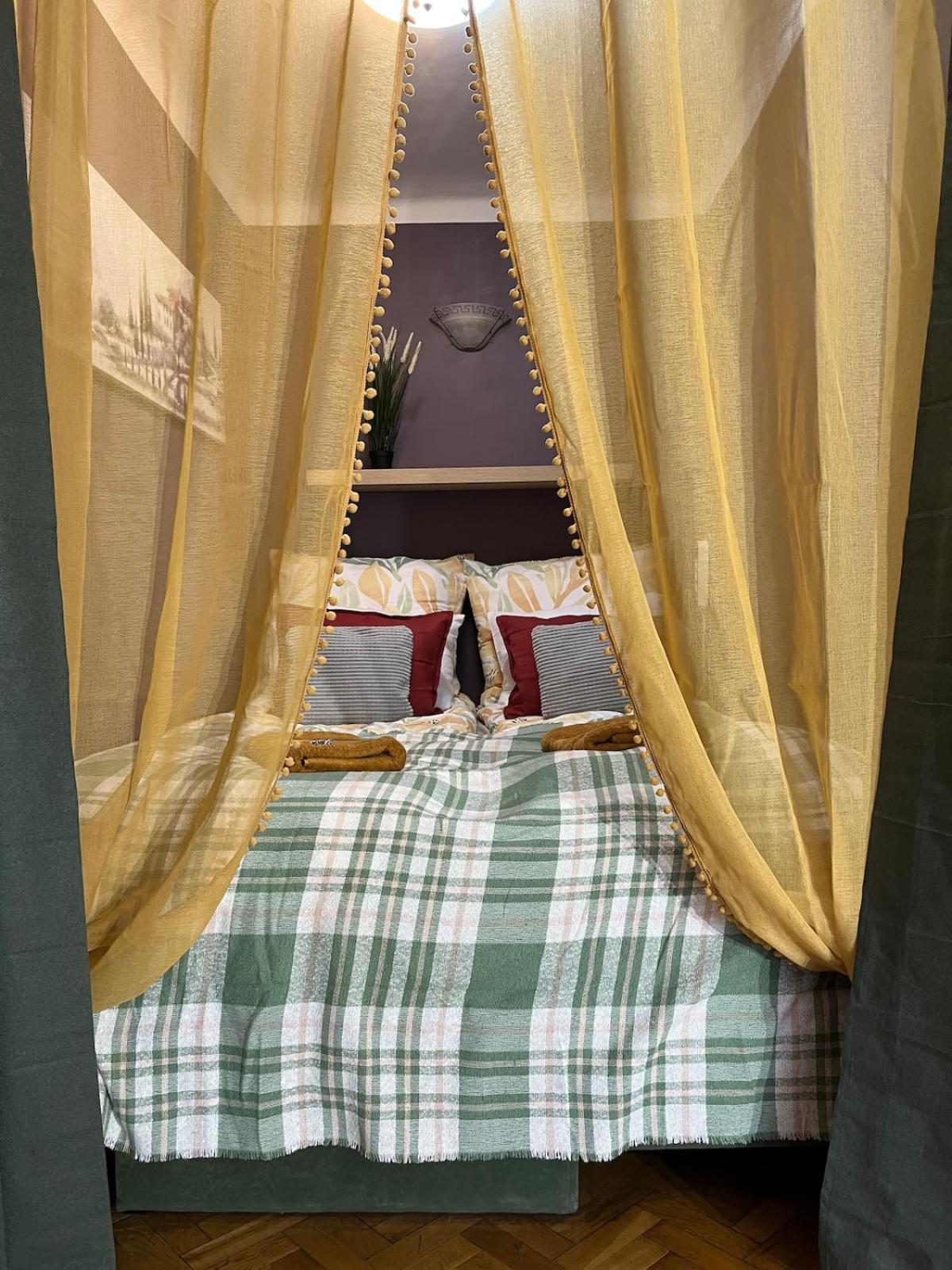 Unique Bohochic Location In Center Apartment *